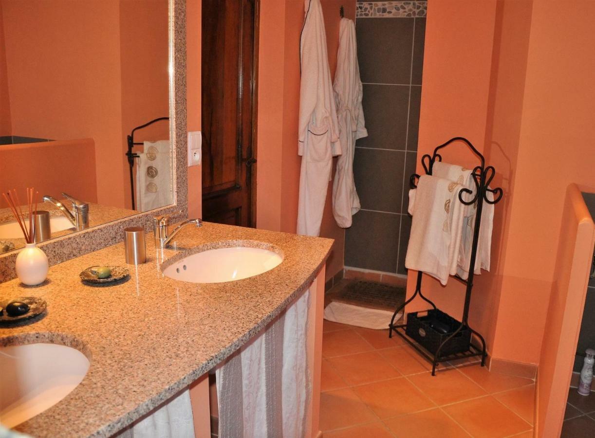 Saint-Marc-Jaumegarde Mas Des Oliviers Bed & Breakfast エクステリア 写真